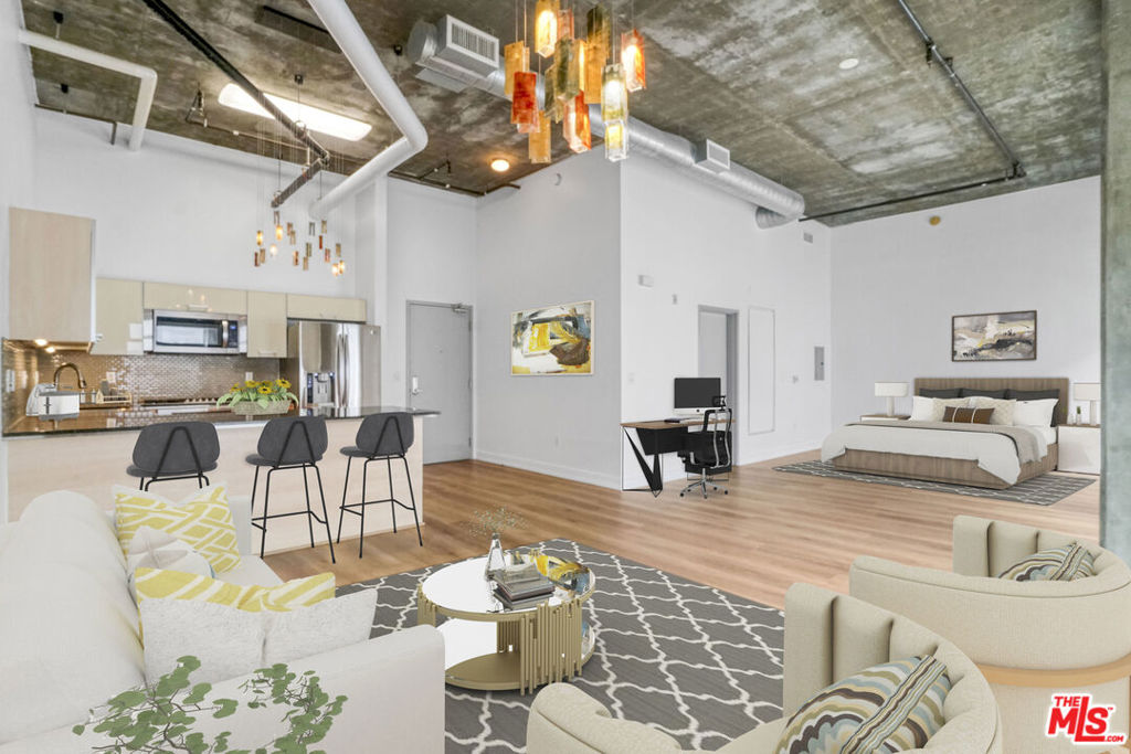 645 W 9th Street 741