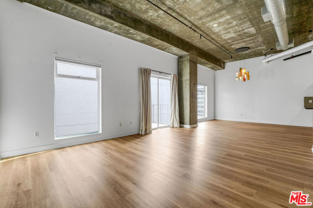 645 W 9th Street 741