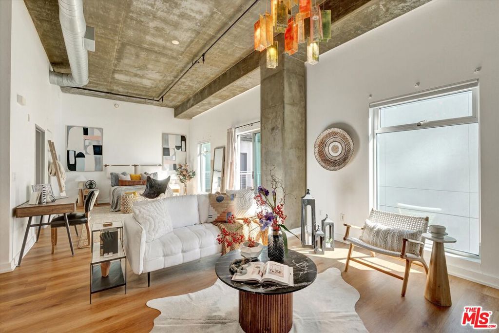 645 W 9th Street 741