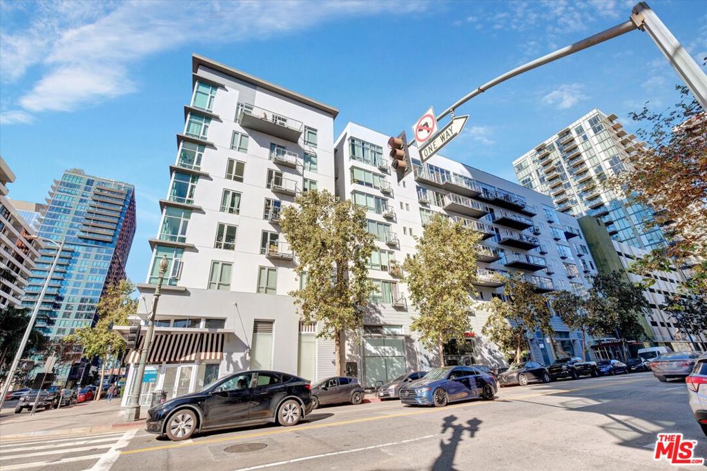 645 W 9th Street 741