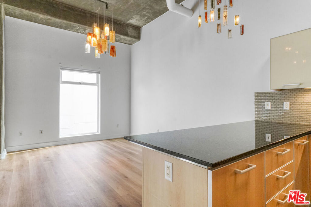 645 W 9th Street 741
