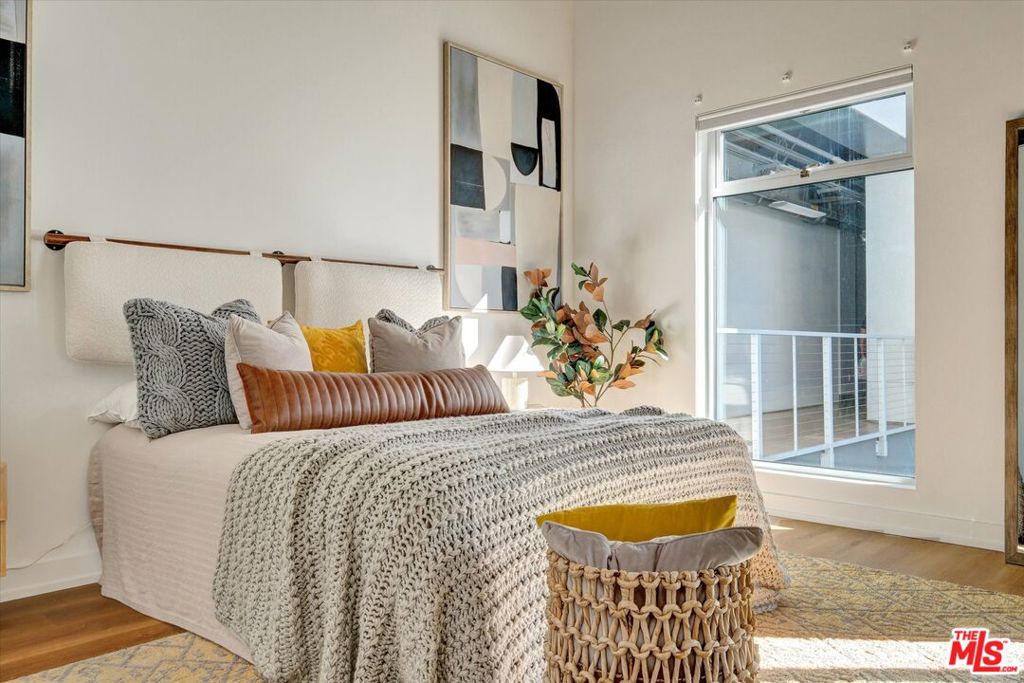 645 W 9th Street 741