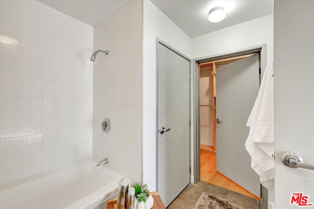 645 W 9th Street 741