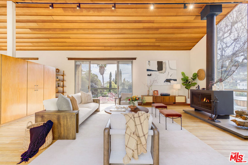 6249 Rodgerton Drive