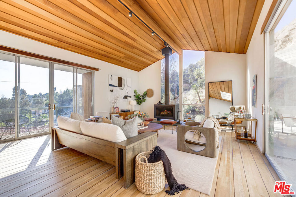 6249 Rodgerton Drive