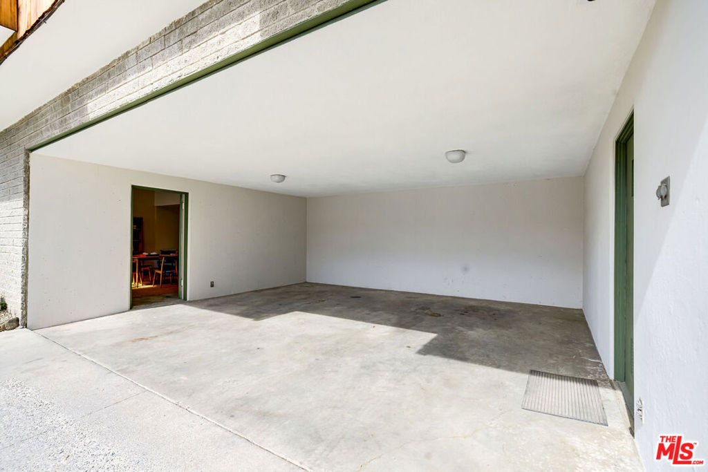 6249 Rodgerton Drive