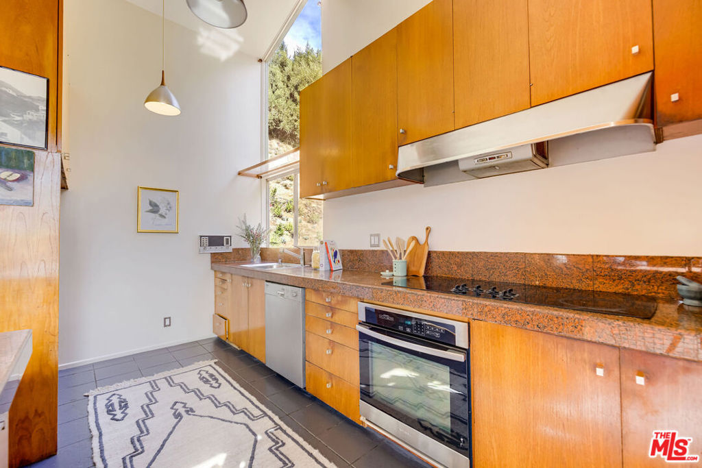 6249 Rodgerton Drive