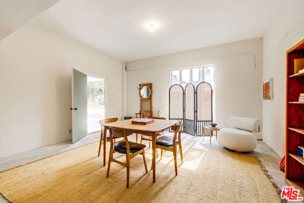 6249 Rodgerton Drive