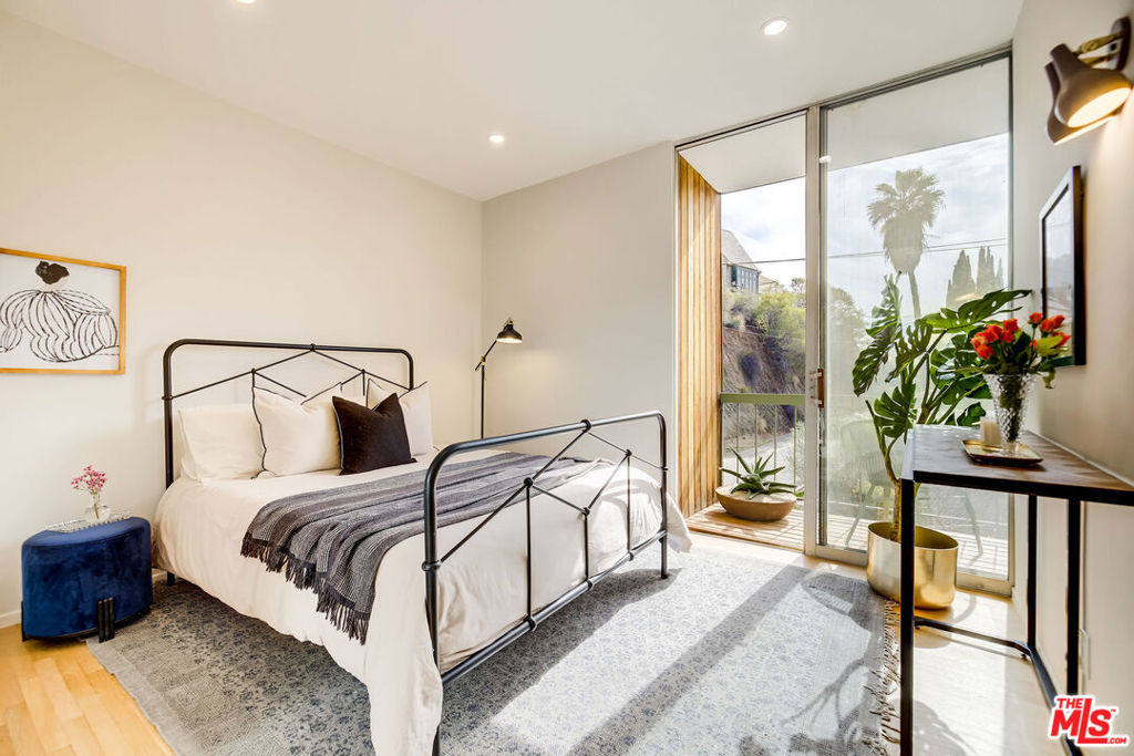 6249 Rodgerton Drive