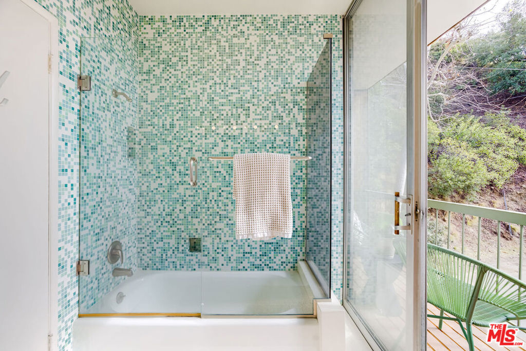 6249 Rodgerton Drive