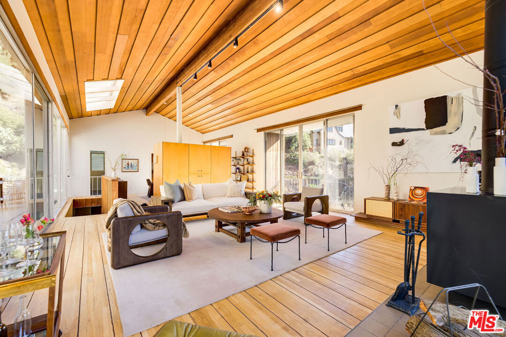 6249 Rodgerton Drive