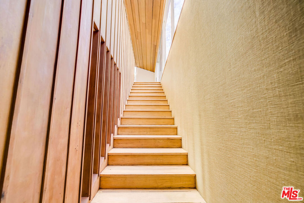 6249 Rodgerton Drive