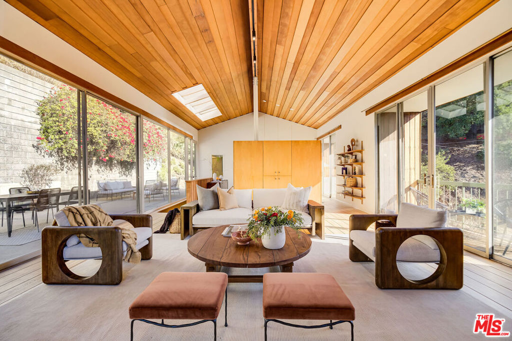 6249 Rodgerton Drive