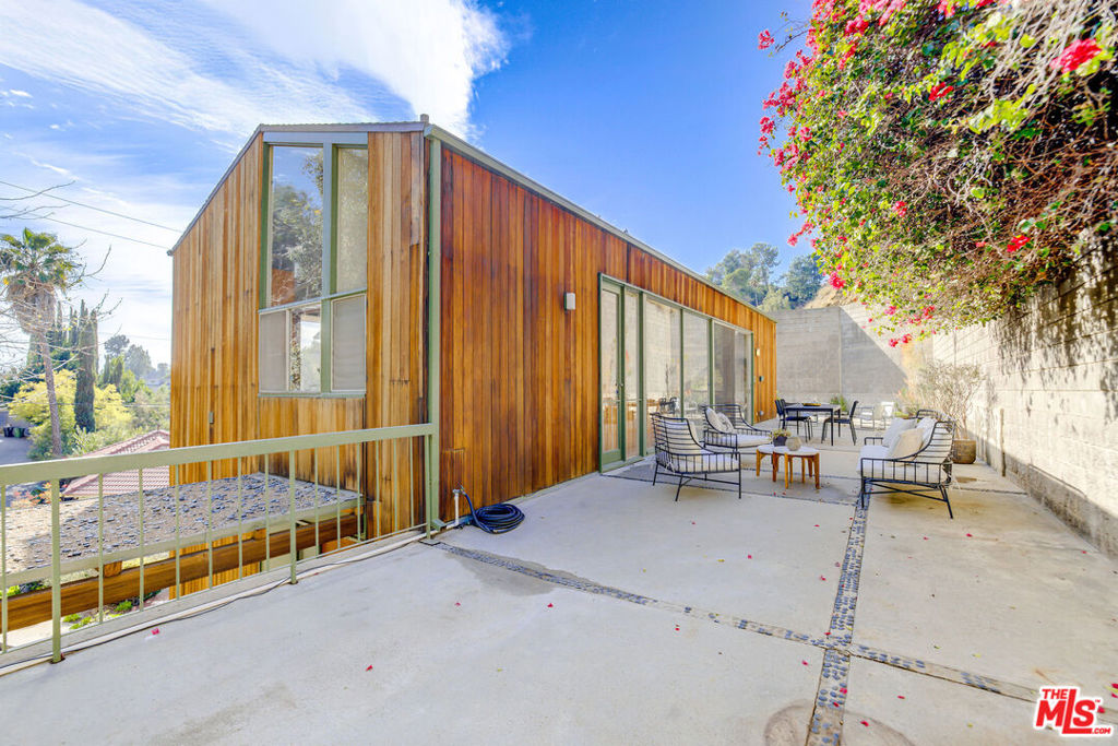 6249 Rodgerton Drive