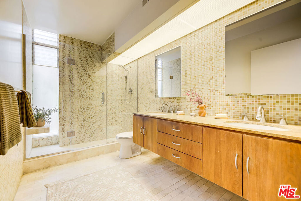 6249 Rodgerton Drive