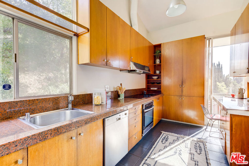 6249 Rodgerton Drive