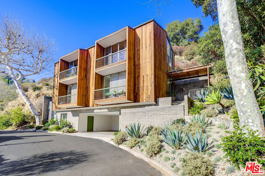 6249 Rodgerton Drive