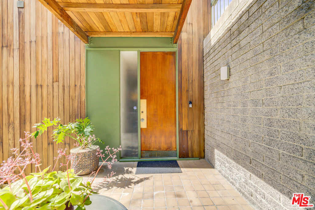 6249 Rodgerton Drive