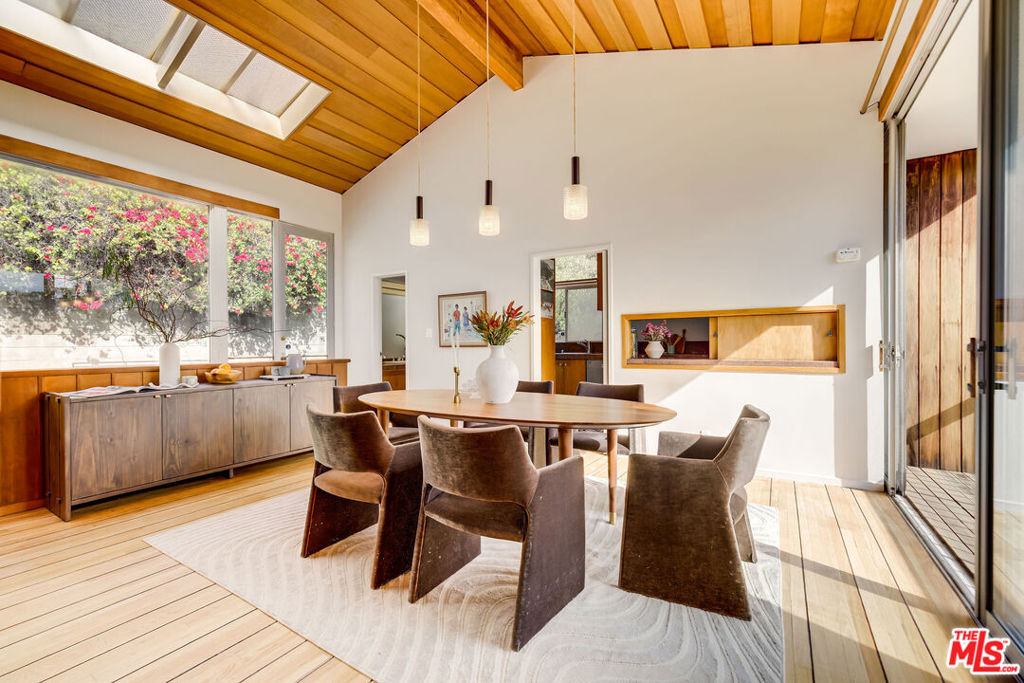 6249 Rodgerton Drive