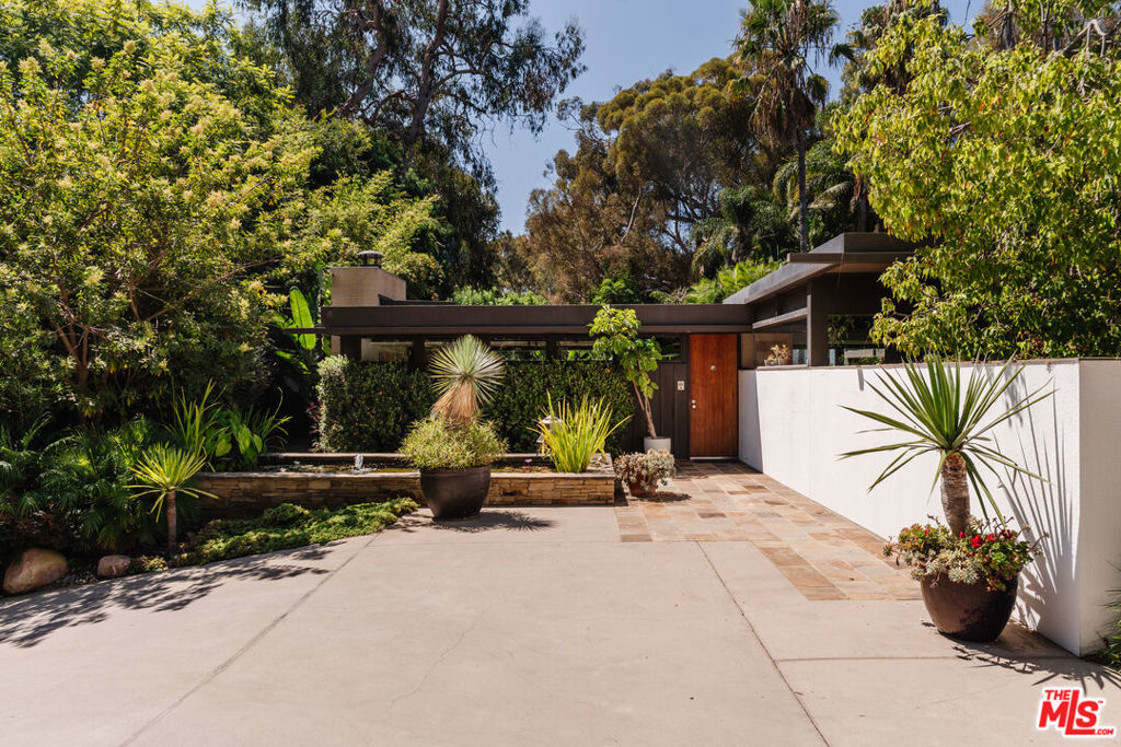 219 Chautauqua Boulevard