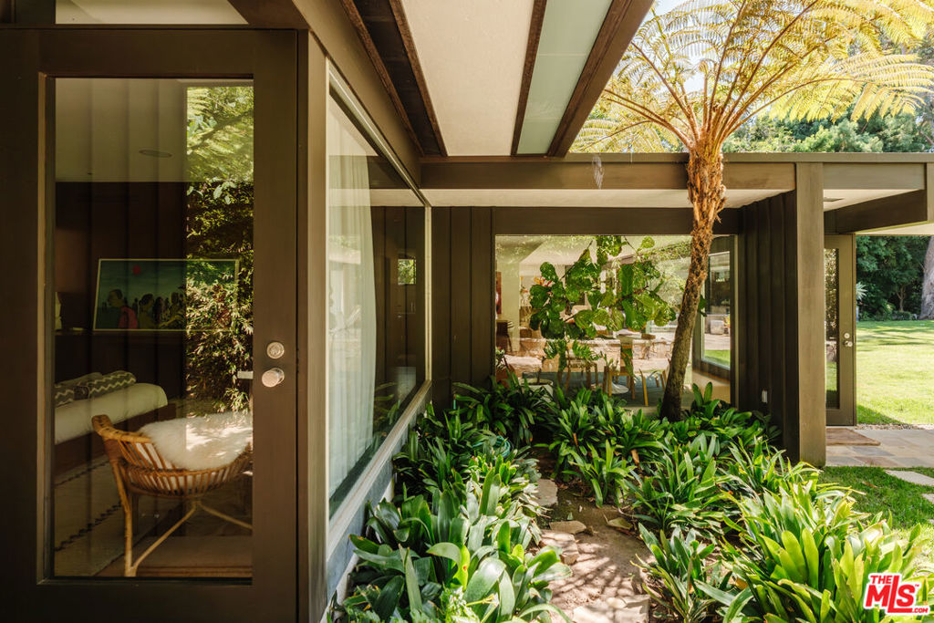 219 Chautauqua Boulevard