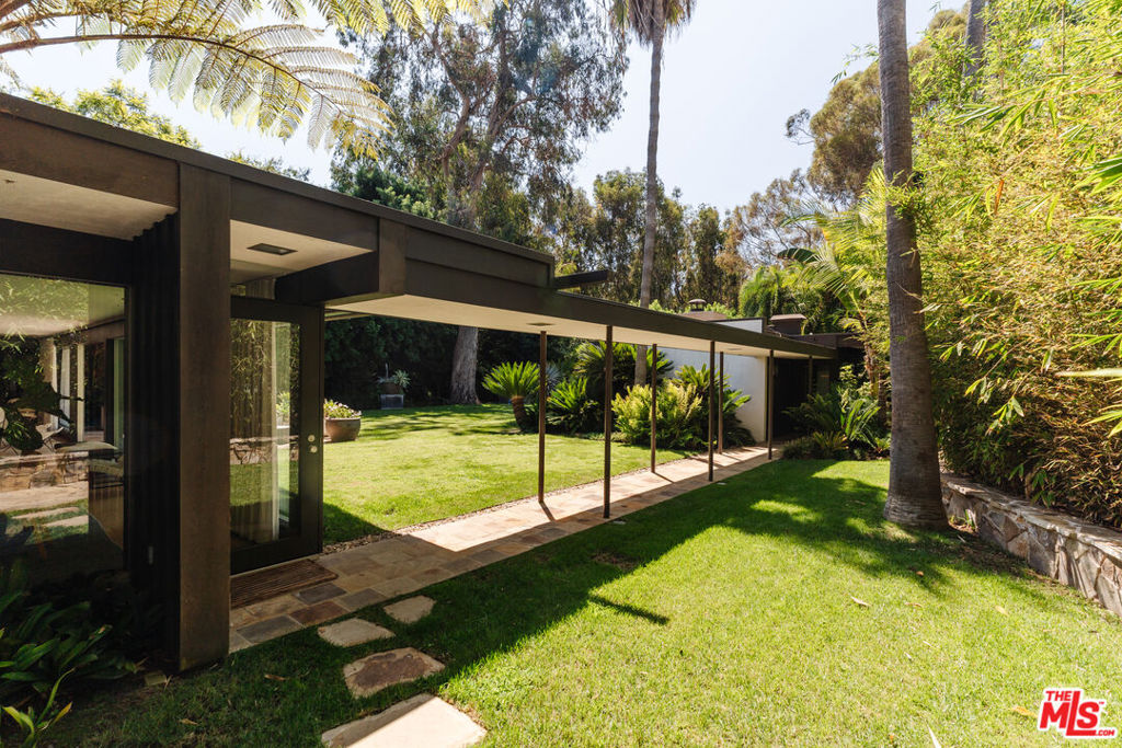 219 Chautauqua Boulevard