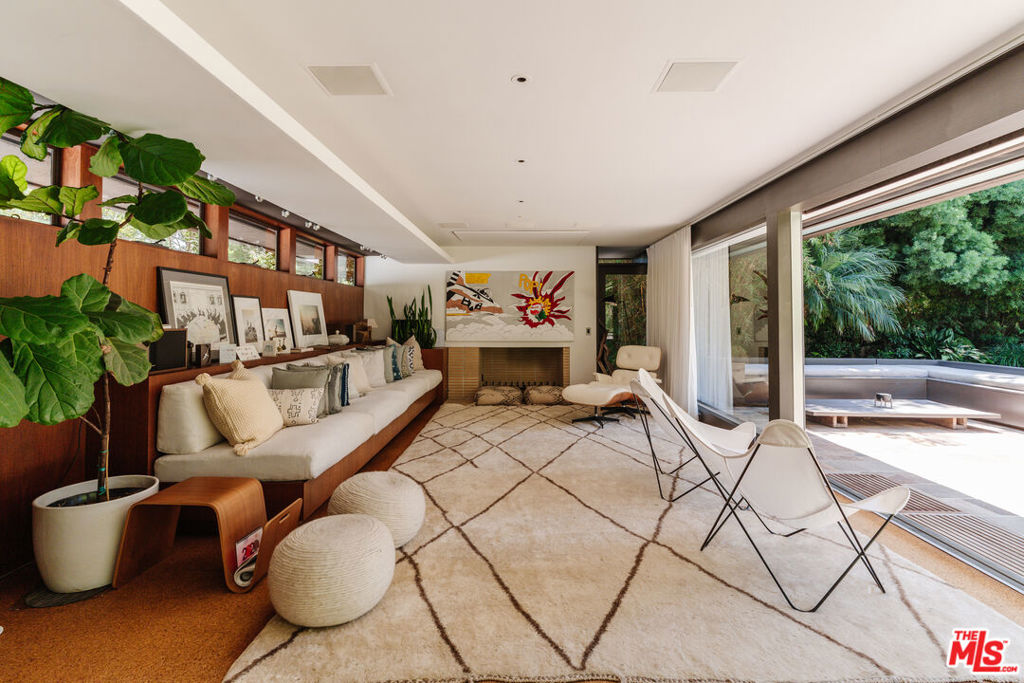 219 Chautauqua Boulevard