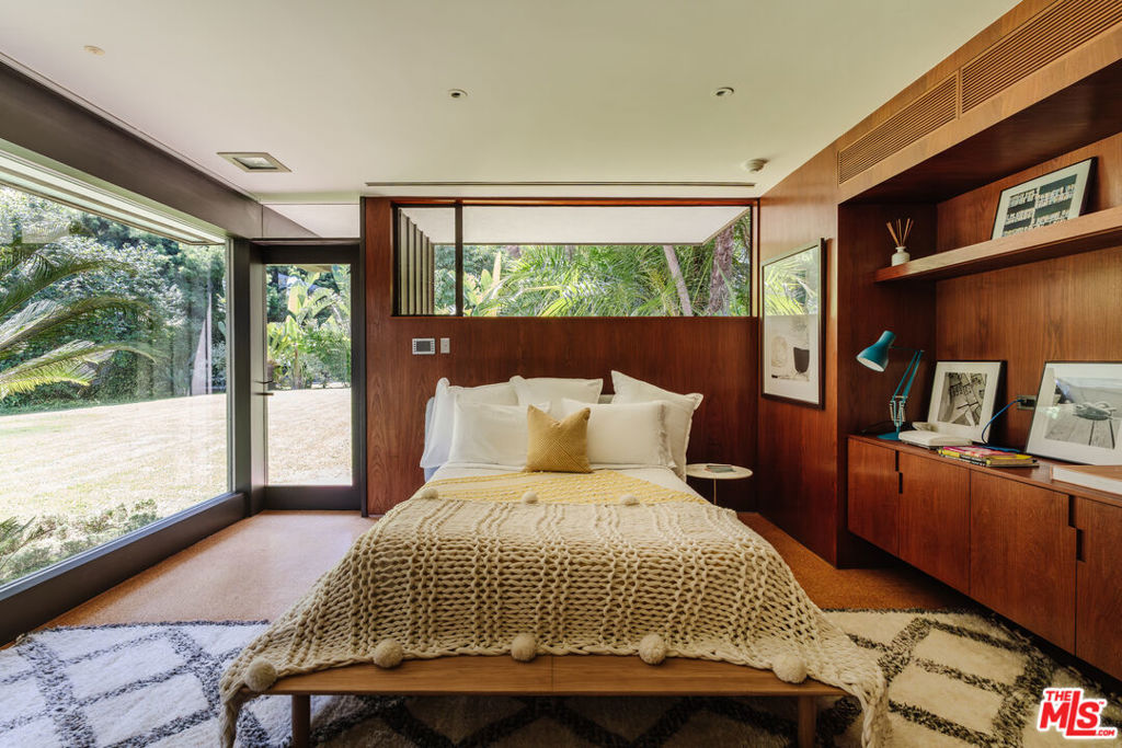 219 Chautauqua Boulevard