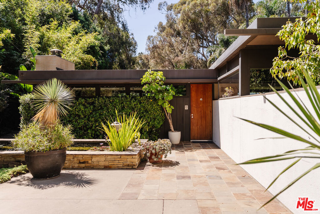 219 Chautauqua Boulevard