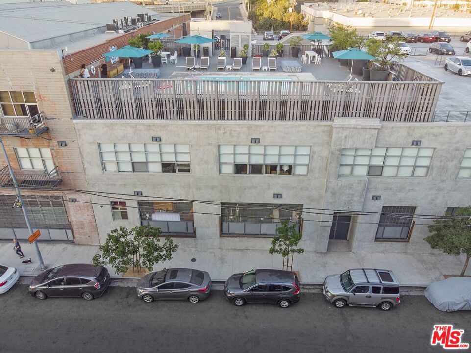 500 Molino Street 204