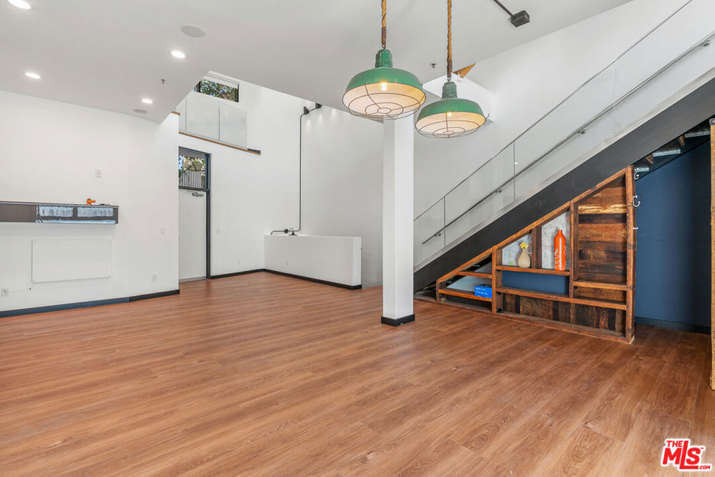 815 Hampton Drive 4
