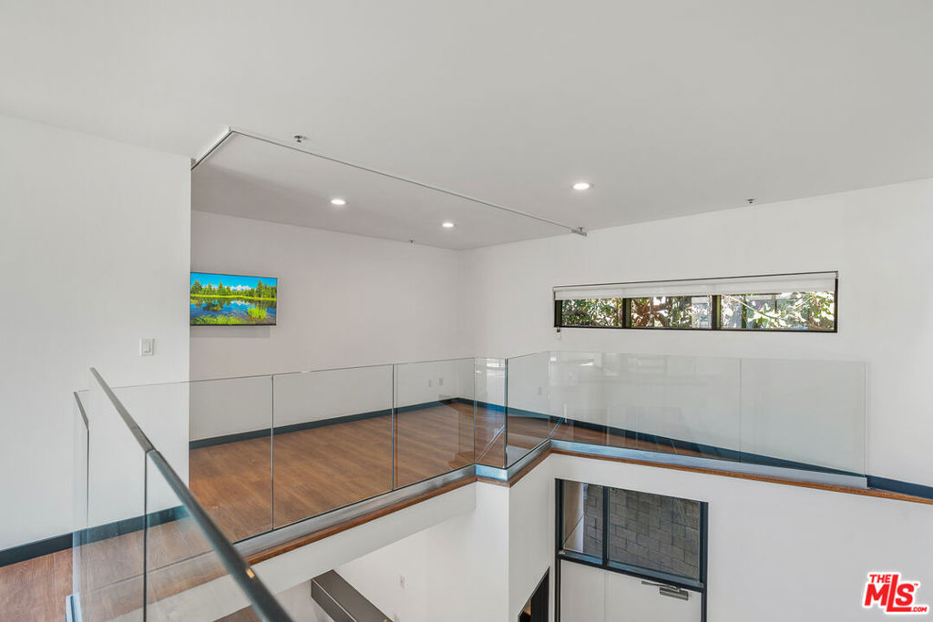 815 Hampton Drive 4
