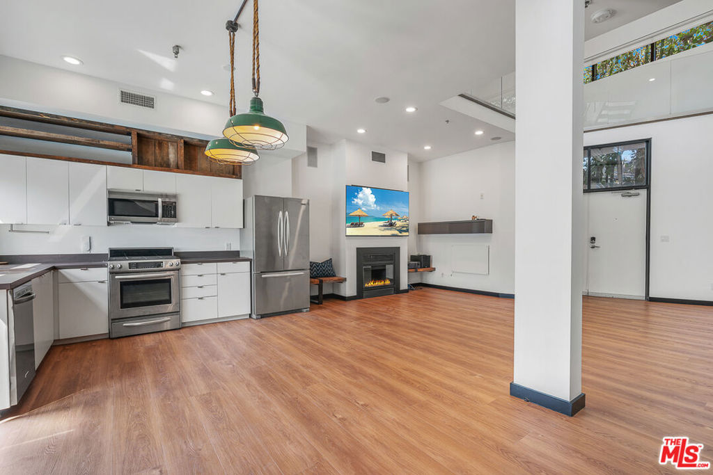 815 Hampton Drive 4