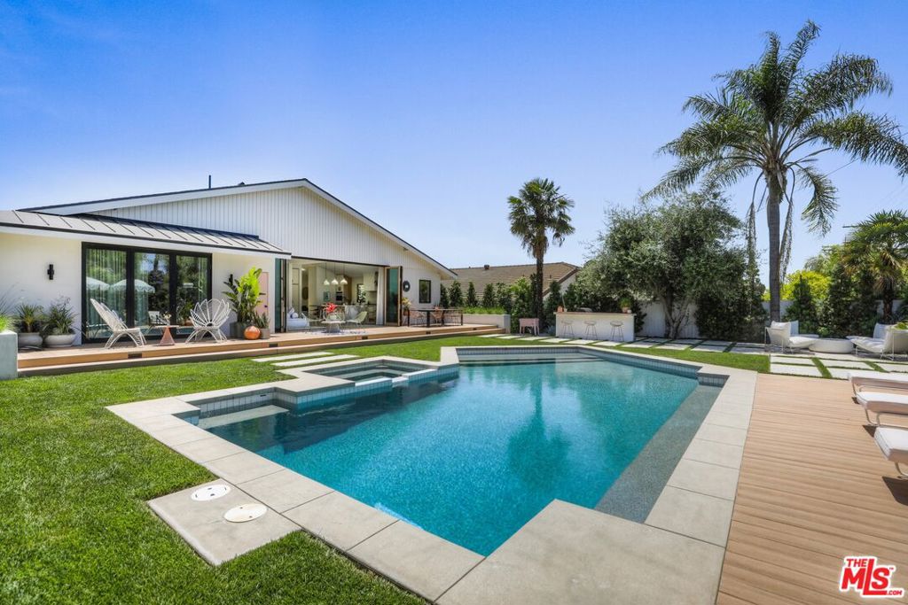 2237 N Vermont Avenue