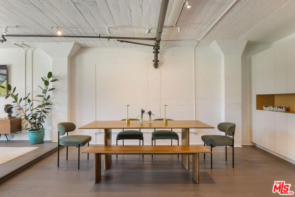 812 Fremont Avenue 203