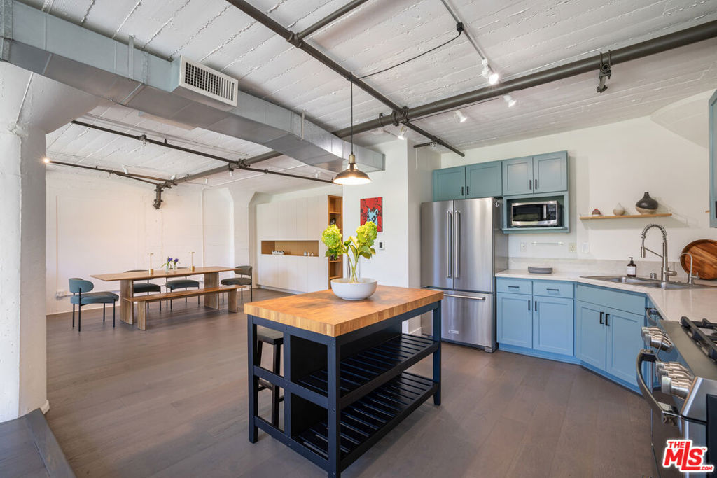 812 Fremont Avenue 203