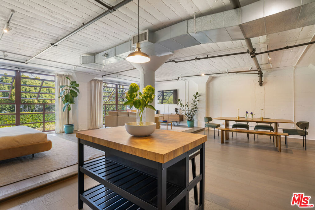 812 Fremont Avenue 203