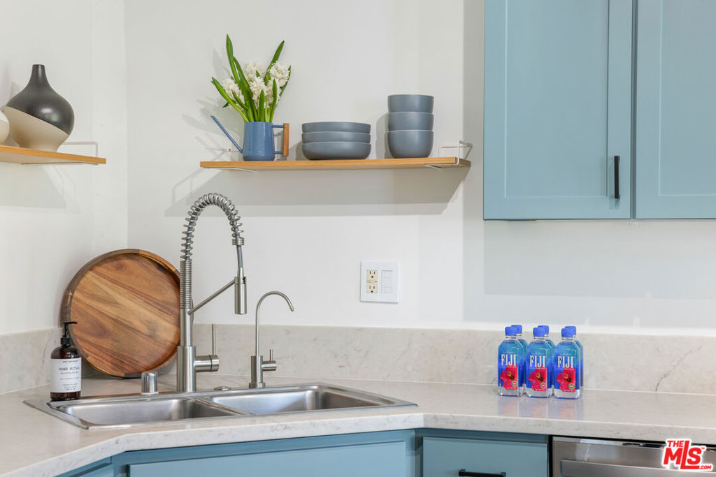 812 Fremont Avenue 203