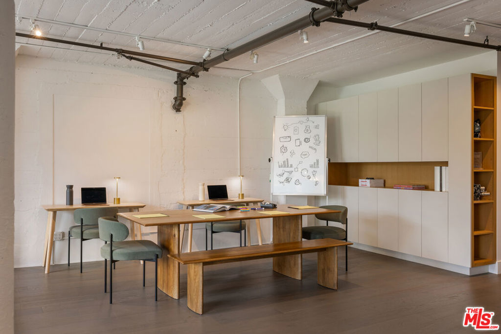 812 Fremont Avenue 203