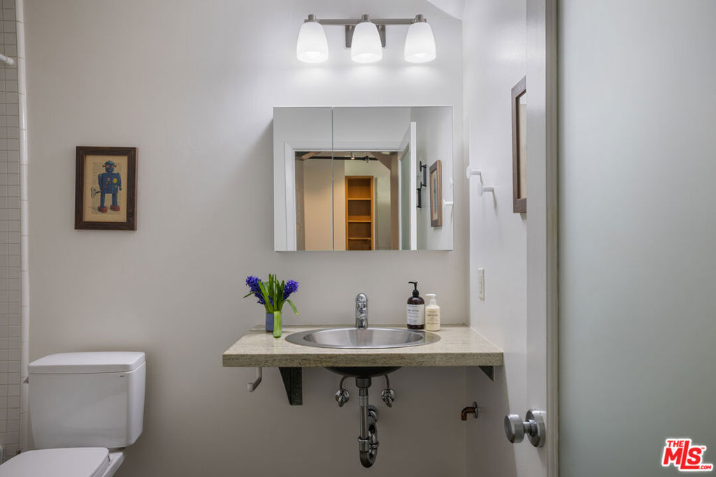 812 Fremont Avenue 203