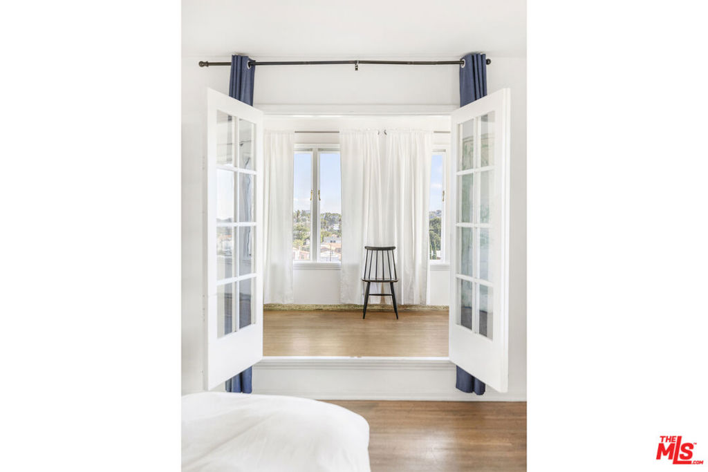 1961 N Normandie Avenue