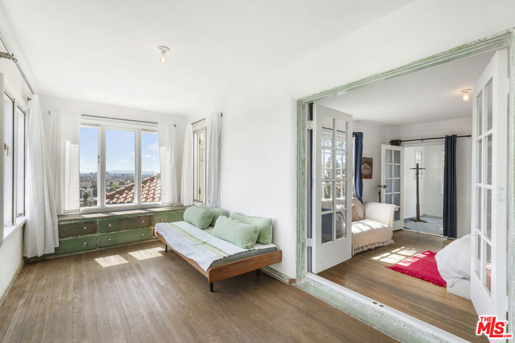 1961 N Normandie Avenue