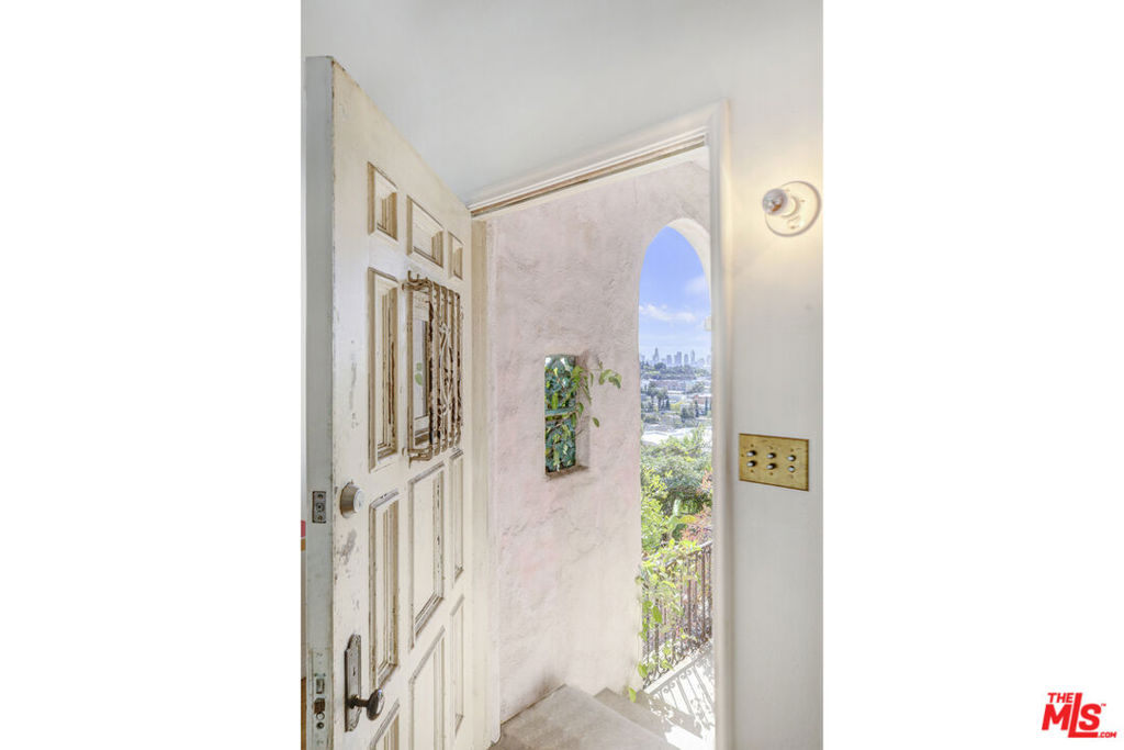 1961 N Normandie Avenue