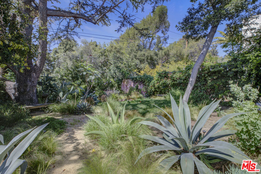 1961 N Normandie Avenue