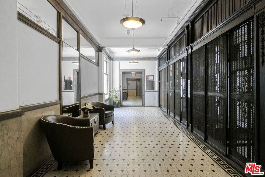 108 W 2nd Street 915