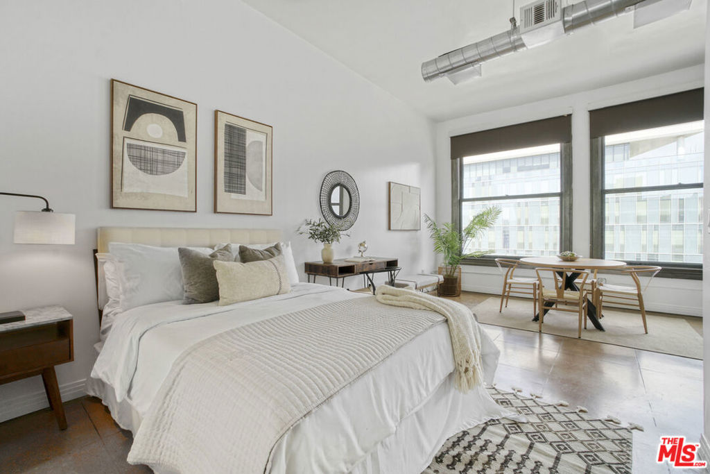 108 W 2nd Street 915