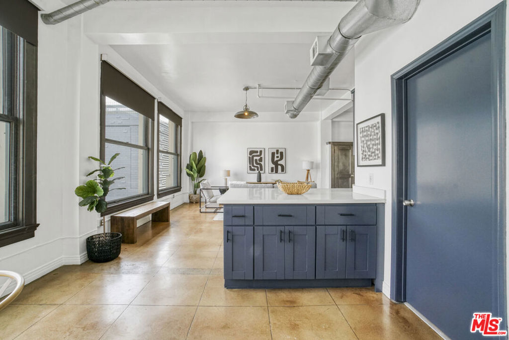 108 W 2nd Street 915