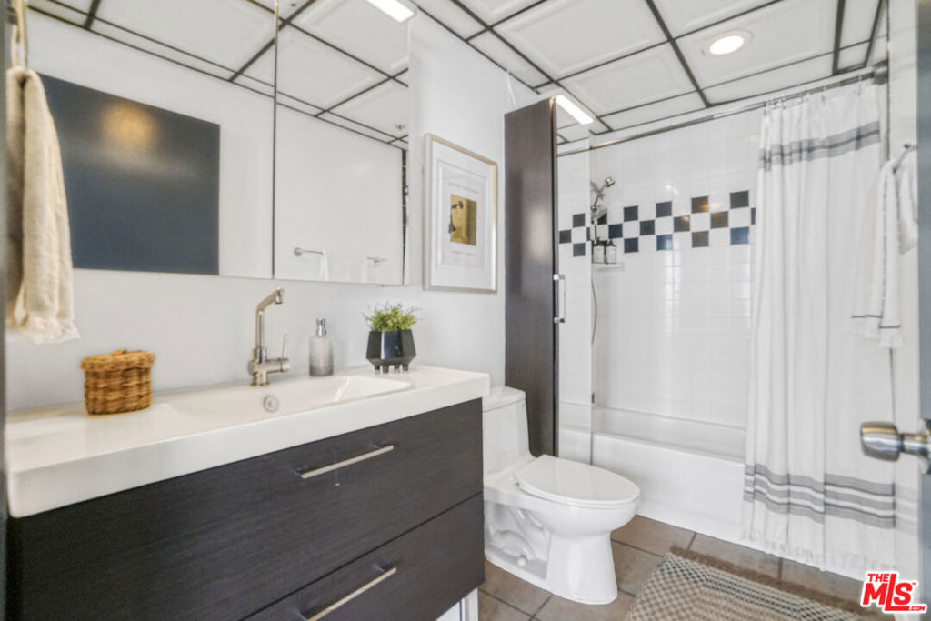 108 W 2nd Street 915