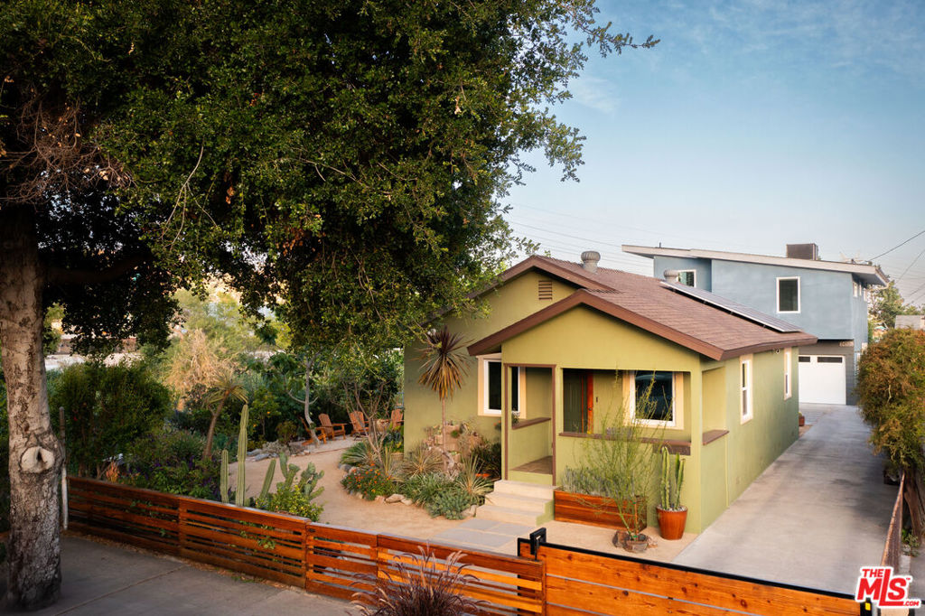 2452 Shoredale Avenue