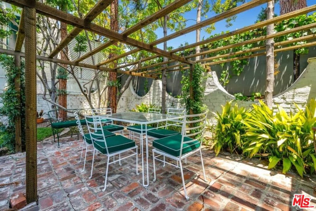 1416 Havenhurst Drive 2C